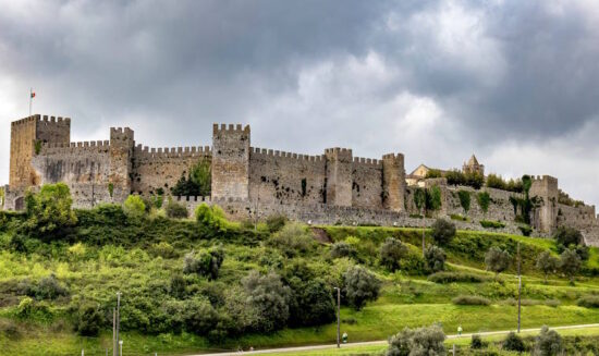 Schloss Montemor-o-Velho – sehenswerte Festung im Zentrum Portugals